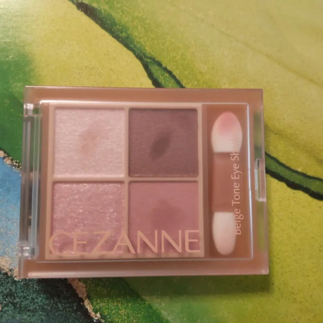ベージュトーンアイシャドウ/CEZANNE/アイシャドウパレットを使ったクチコミ(2枚目)