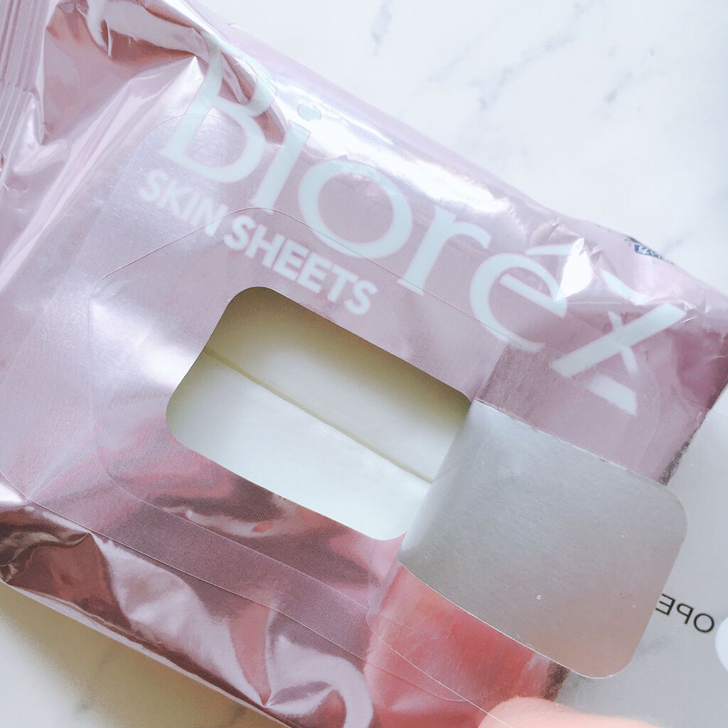 ビオレ ビオレZ 薬用スキンシートのクチコミ「シートを取り出して使います。大判サイズのシートなので、ふきやすいし、全身まるごとふけて便利です.....」（2枚目）