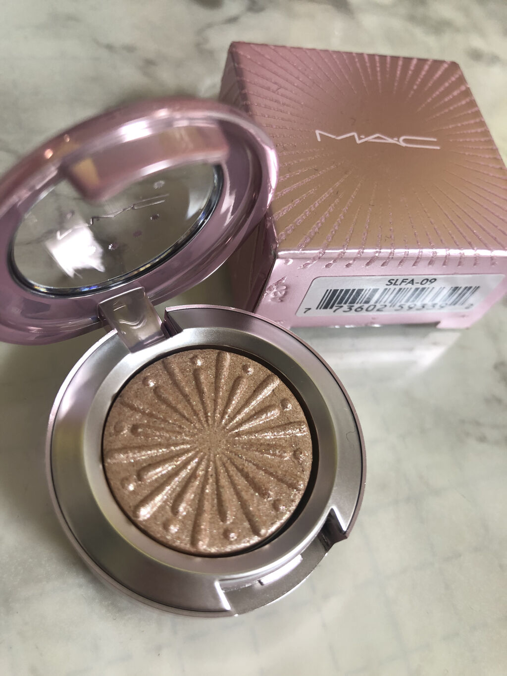 エクストラ ディメンション フォイル アイシャドウ M·A·C フロステッド ファイヤーワーク スパークタキュラー/M・A・C/単色アイシャドウを使ったクチコミ（3枚目）