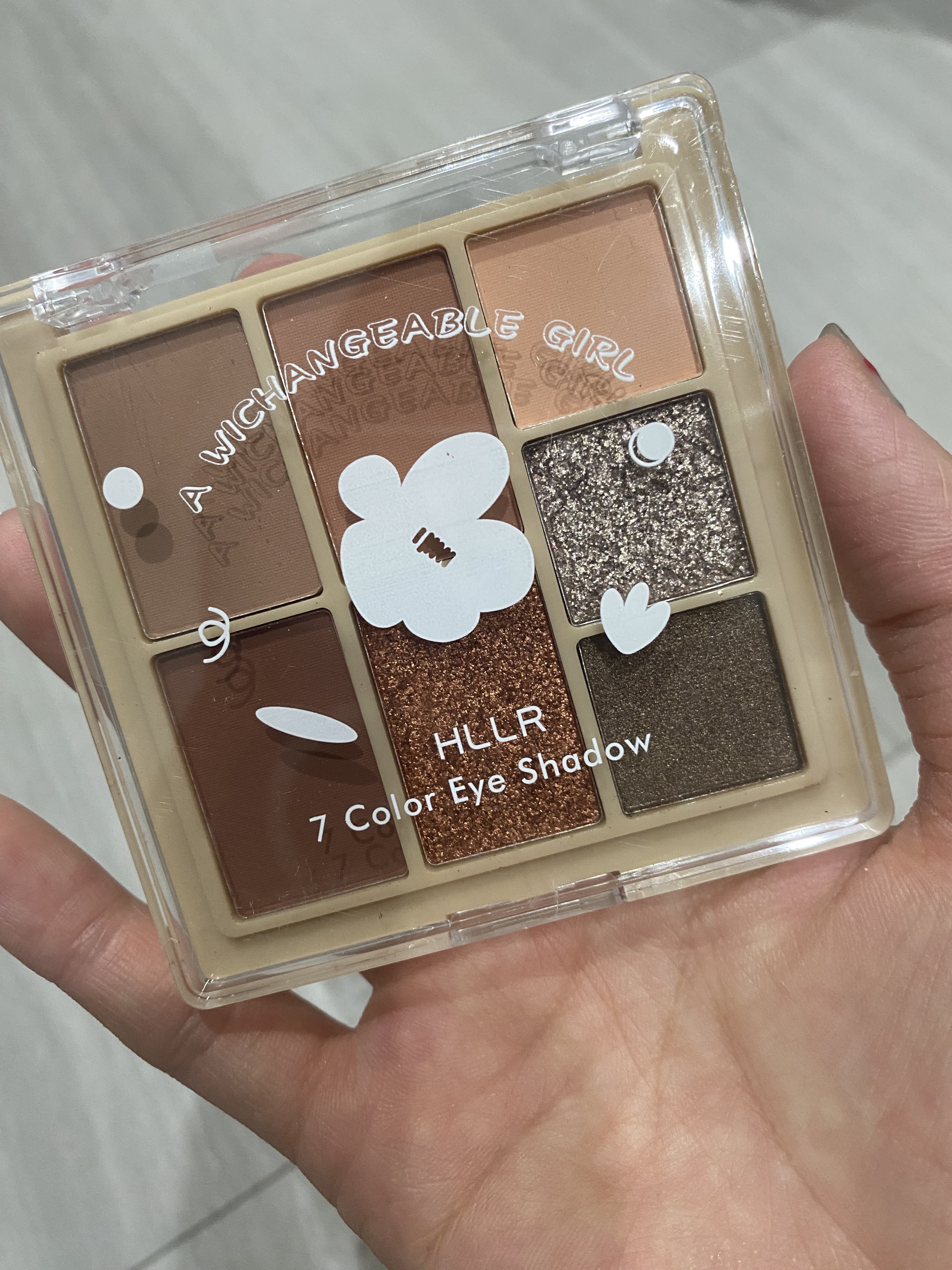 色味が好き
ラメ感も派手すぎなくて使い勝手良さそう