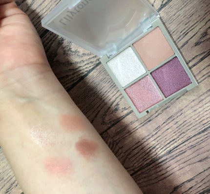 Lilytone 4色アイシャドウ/Lilytone/アイシャドウパレットを使ったクチコミ(4枚目)