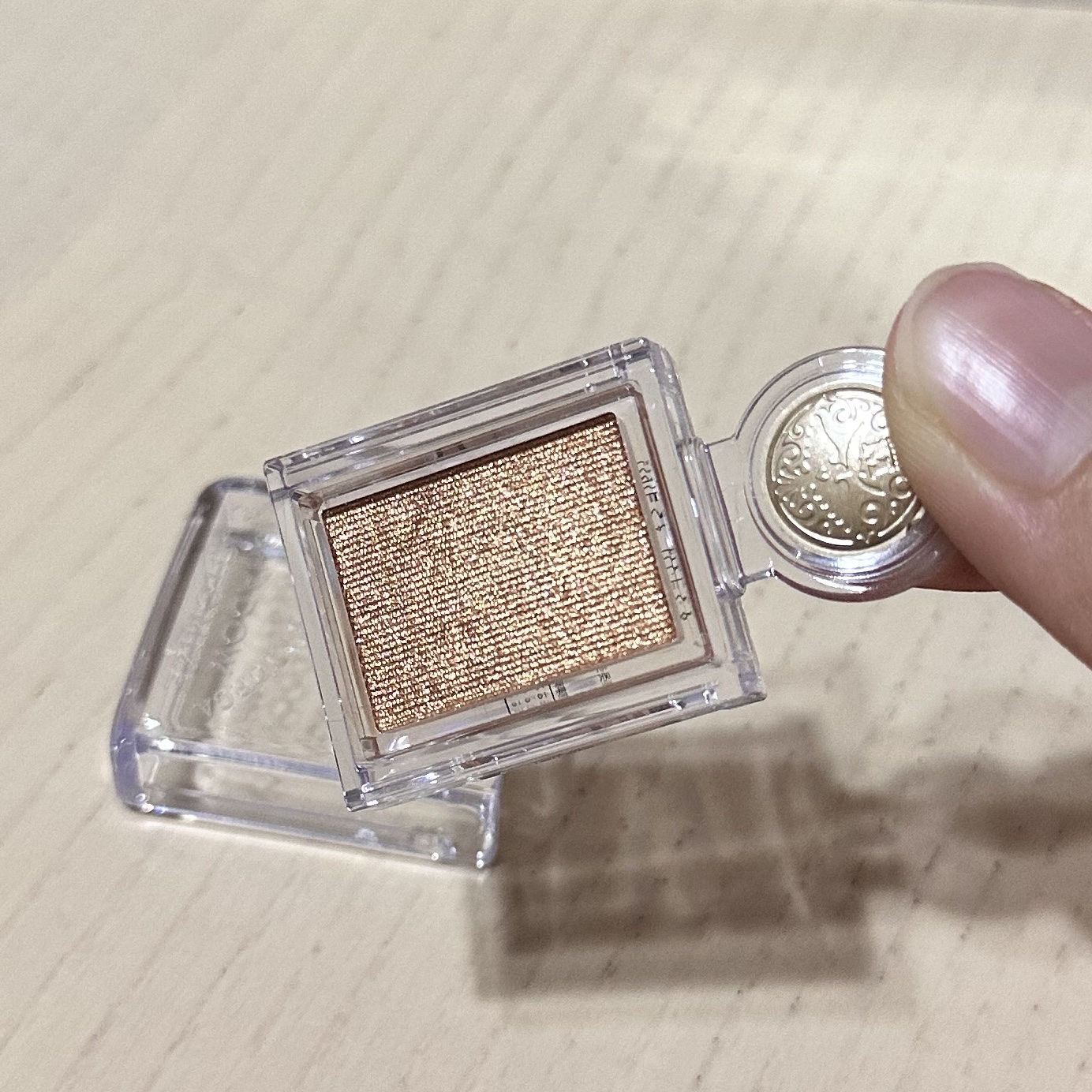 ミネラルマルチパウダー/エトヴォス/単色アイシャドウを使ったクチコミ（2枚目）