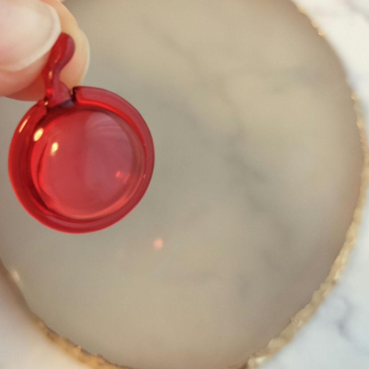 MIRANDA ヘアビタミン デイリーケアヘアオイルのクチコミ「MIRANDA　ヘアビタミン デイリーケアヘアオイル✨

旅行時などいつもと違う環境で髪の毛が.....」（2枚目）