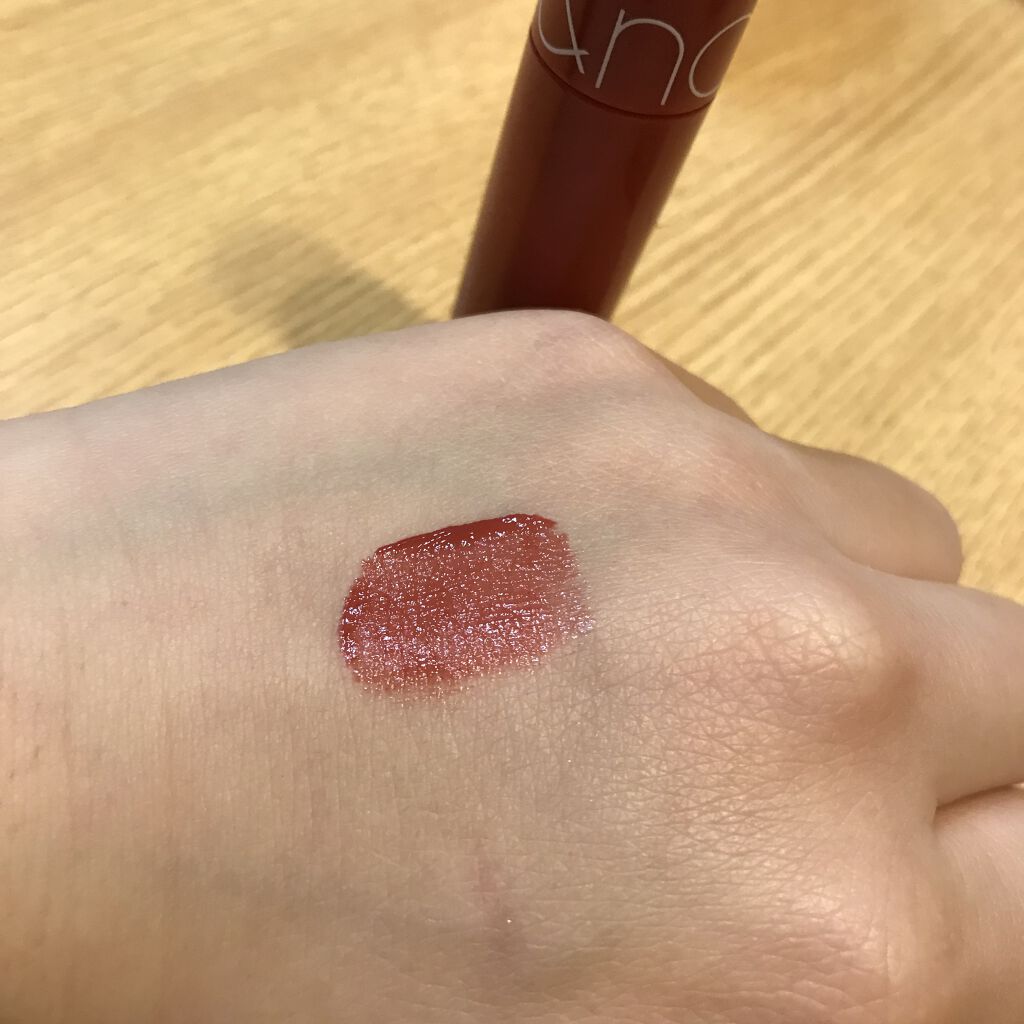 ジューシーラスティングティント/rom&nd/リップティントを使ったクチコミ（2枚目）