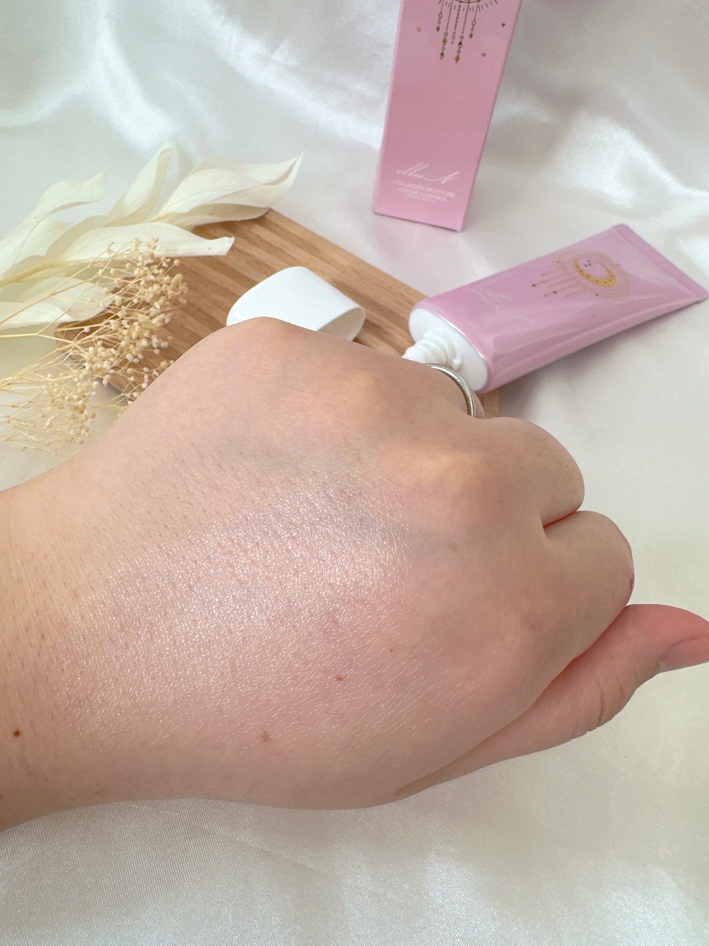 めるᙏ̤̫͚𓍯フォロバ on LIPS 「〖illuN〗コラーゲンモイスチャーカラーコントロール🌸✨✨ ̄..」(4枚目)