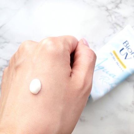 ビオレUV アクアリッチ ライトアップエッセンス/ビオレ/日焼け止めクリームを使ったクチコミ(2枚目)