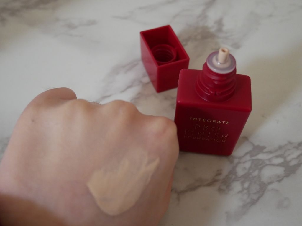 プロフィニッシュリキッド/インテグレート/リキッドファンデーションを使ったクチコミ(3枚目)
