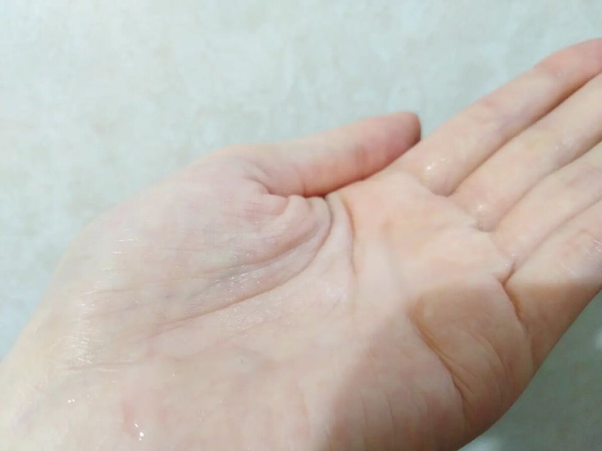 ナチュラルサイエンス レドナ モイストリッチローションのクチコミ「トライアルの中のものを使いました。

とろんとしたテクスチャーの化粧水です。
じんわりと馴染ん.....」（2枚目）