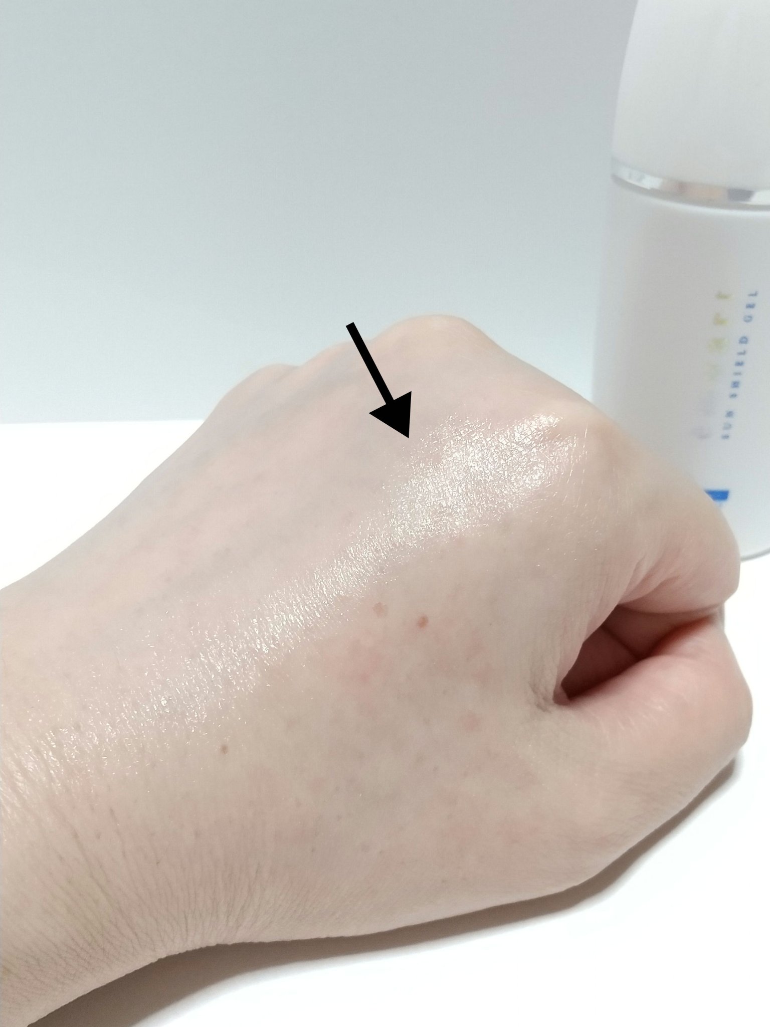 emuart(エミュアール) サンシールドゲルのクチコミ「⭐️⭐️⭐️⭐️☆
ノンケミカルのゲルUV

#PR

エミュアール化粧品
サンシールドゲル
.....」（3枚目）