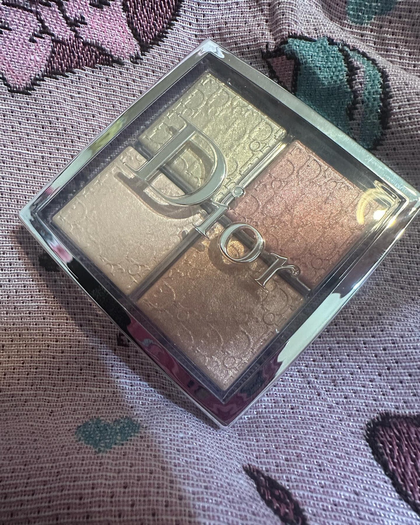 ディオール バックステージ フェイス グロウ パレット/Dior/ハイライトを使ったクチコミ(1枚目)