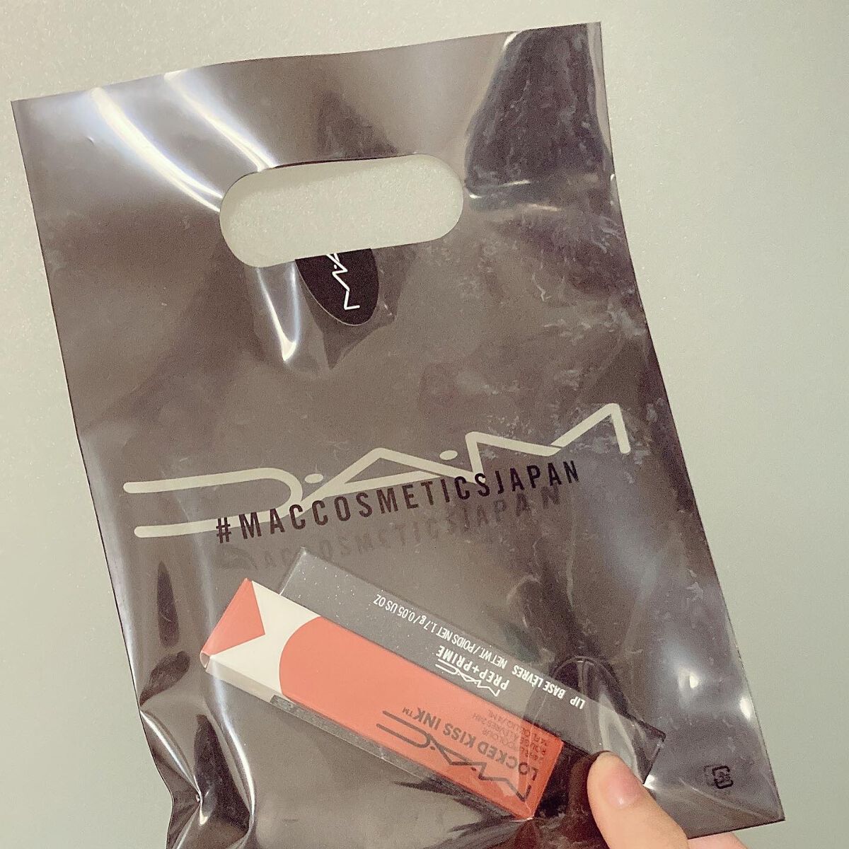 M·A·C ロックド キス インク リップカラー ブレイズン（テラコッタ）/M・A・C/口紅を使ったクチコミ（3枚目）