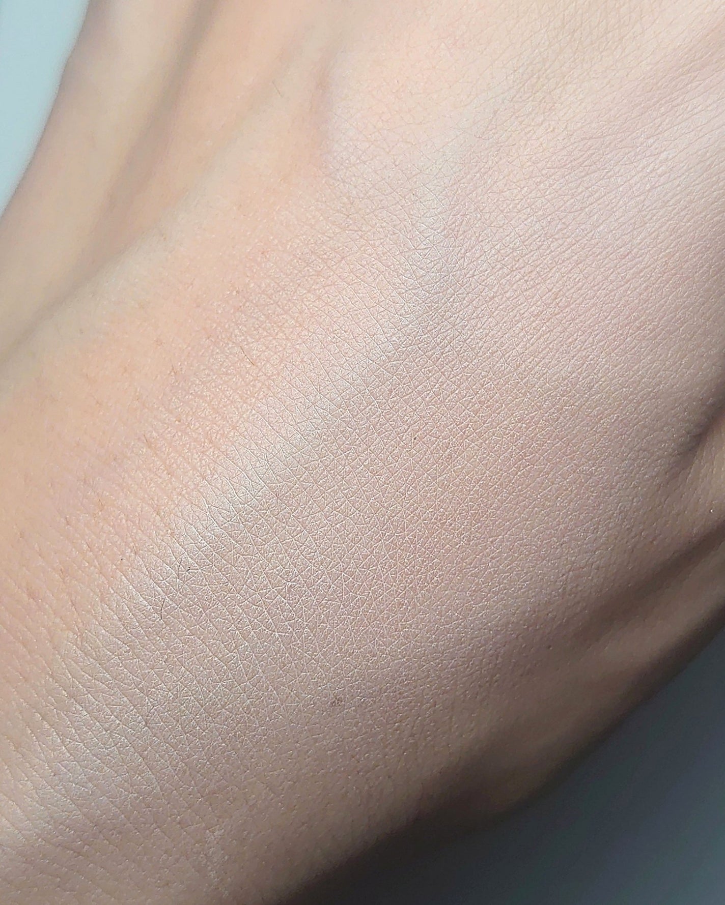 モイスチュアライジング プライマー/PAUL & JOE BEAUTE/化粧下地を使ったクチコミ(3枚目)