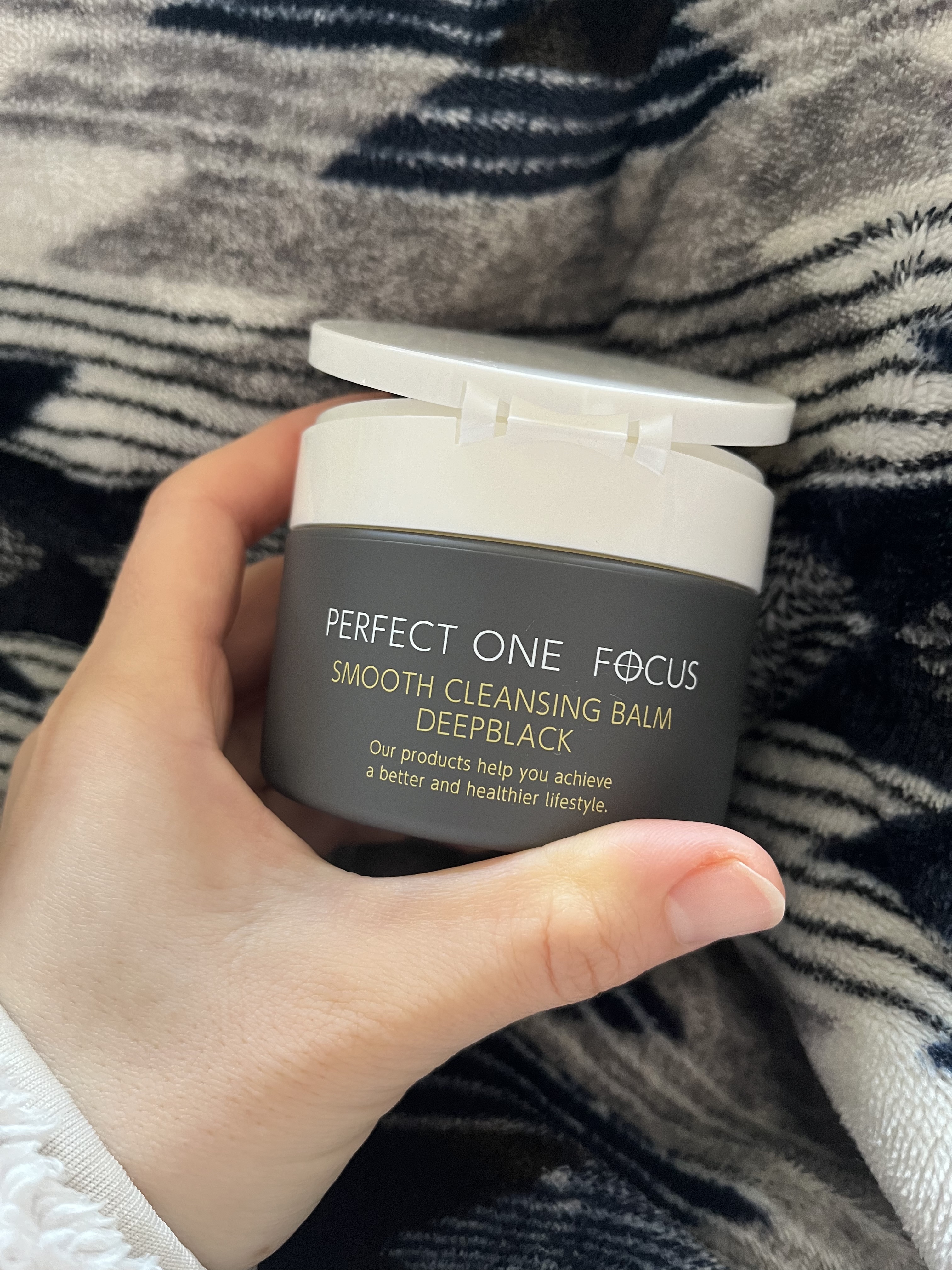 パーフェクトワンフォーカス スムースクレンジングバーム ディープブラック/PERFECT ONE  FOCUS/クレンジングバームを使ったクチコミ（1枚目）