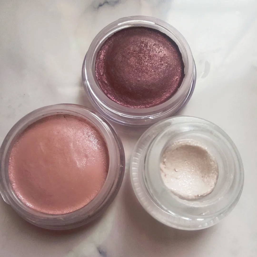 カラーラスティンググロウスティック 夜明けモーヴ/ETUDE/口紅を使ったクチコミ（2枚目）