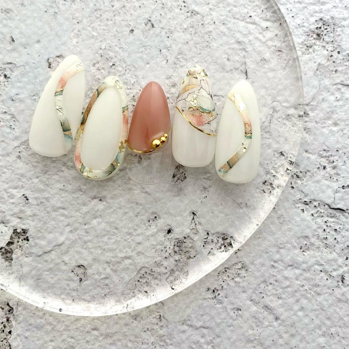 naomi on LIPS 「人気のフレンチシリーズ💓@rumi.okamoto先生の貼り方..」(1枚目)