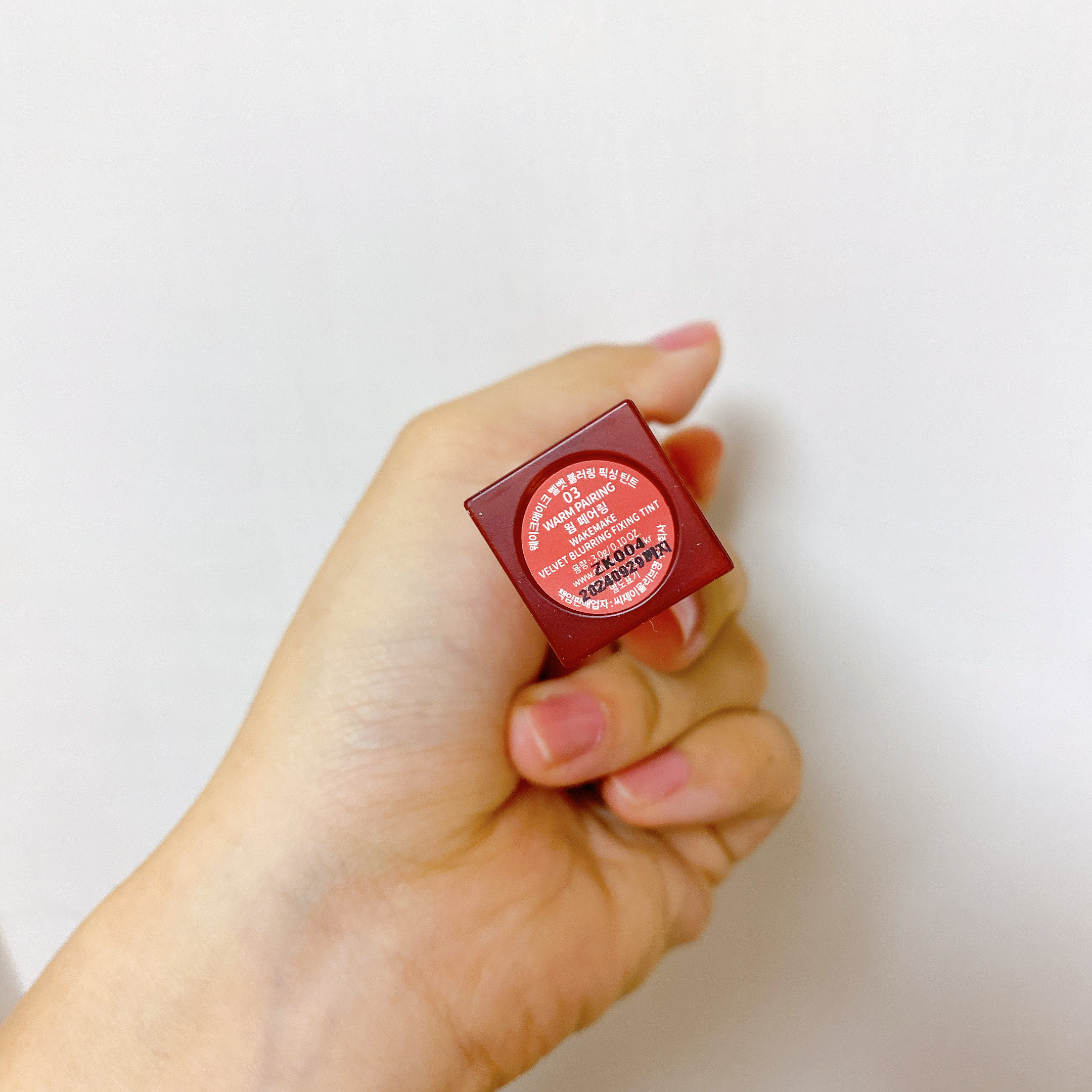 ベルベットブラーリングフィグシングティント/wakemake/リップティントを使ったクチコミ（3枚目）