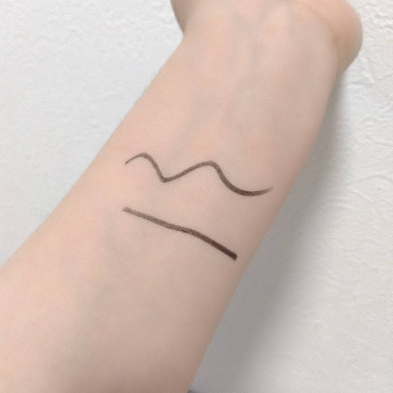 「密着アイライナー」極細クリームペンシル/デジャヴュ/ペンシルアイライナーを使ったクチコミ（3枚目）