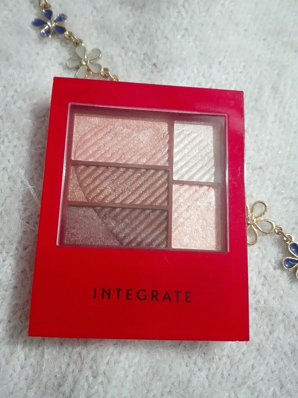 インテグレート トリプルレシピアイズのクチコミ「RS 705　使用


全体的に赤みがかったパレットになっています🎵

私は左の上2色が大好き.....」（1枚目）