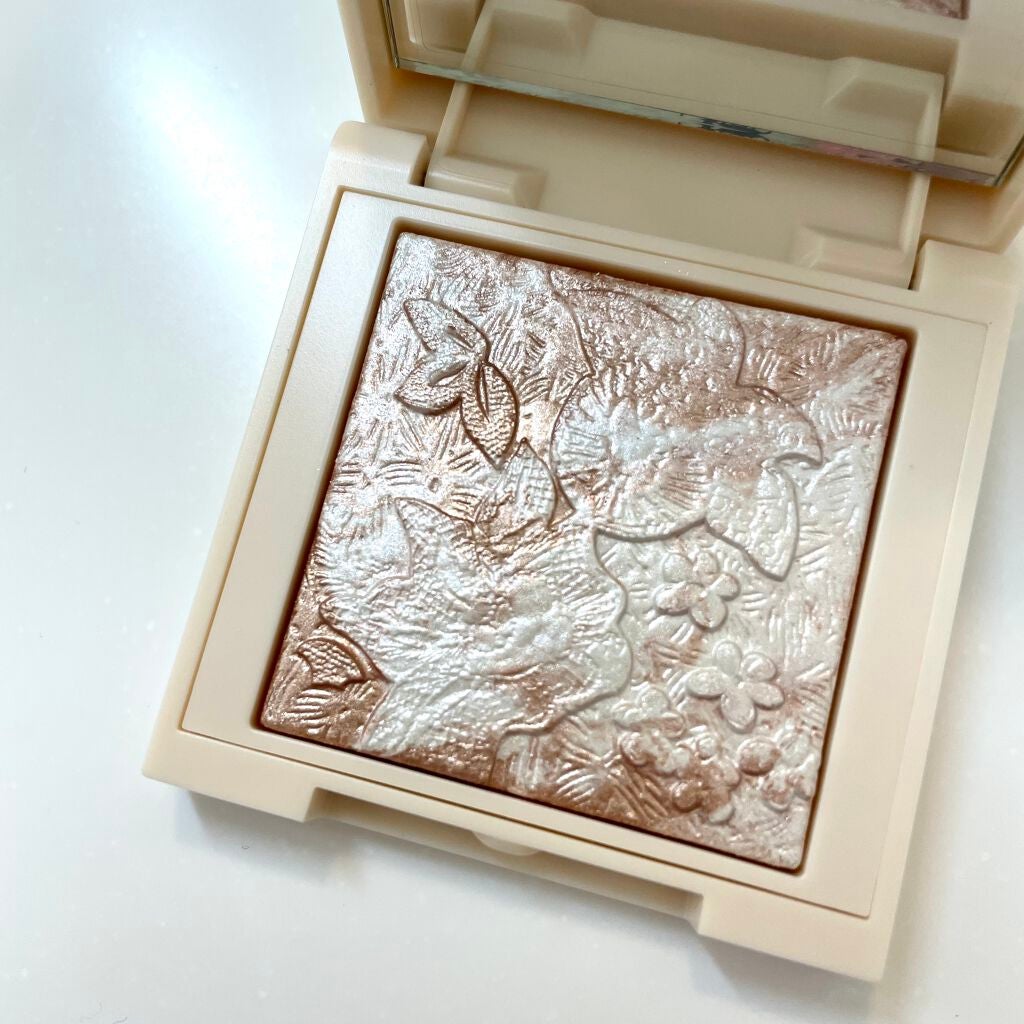 ミニハイライティングパウダー/BOBBI BROWN/パウダーハイライトを使ったクチコミ(2枚目)