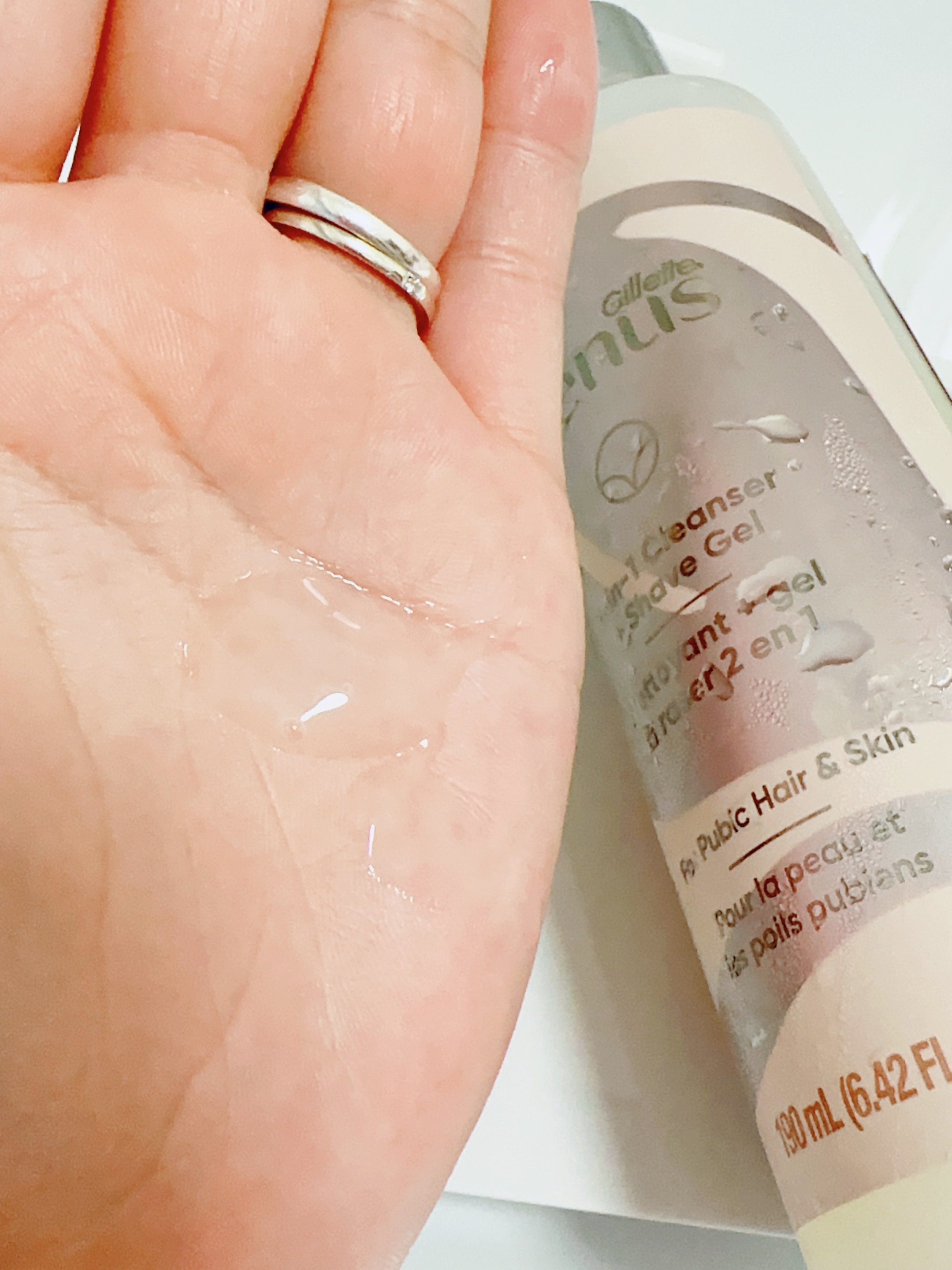ヴィーナス VIO ヘア&スキン 2イン1クレンザー＋シェーブジェル/Gillette Venus/ムダ毛ケアを使ったクチコミ（3枚目）