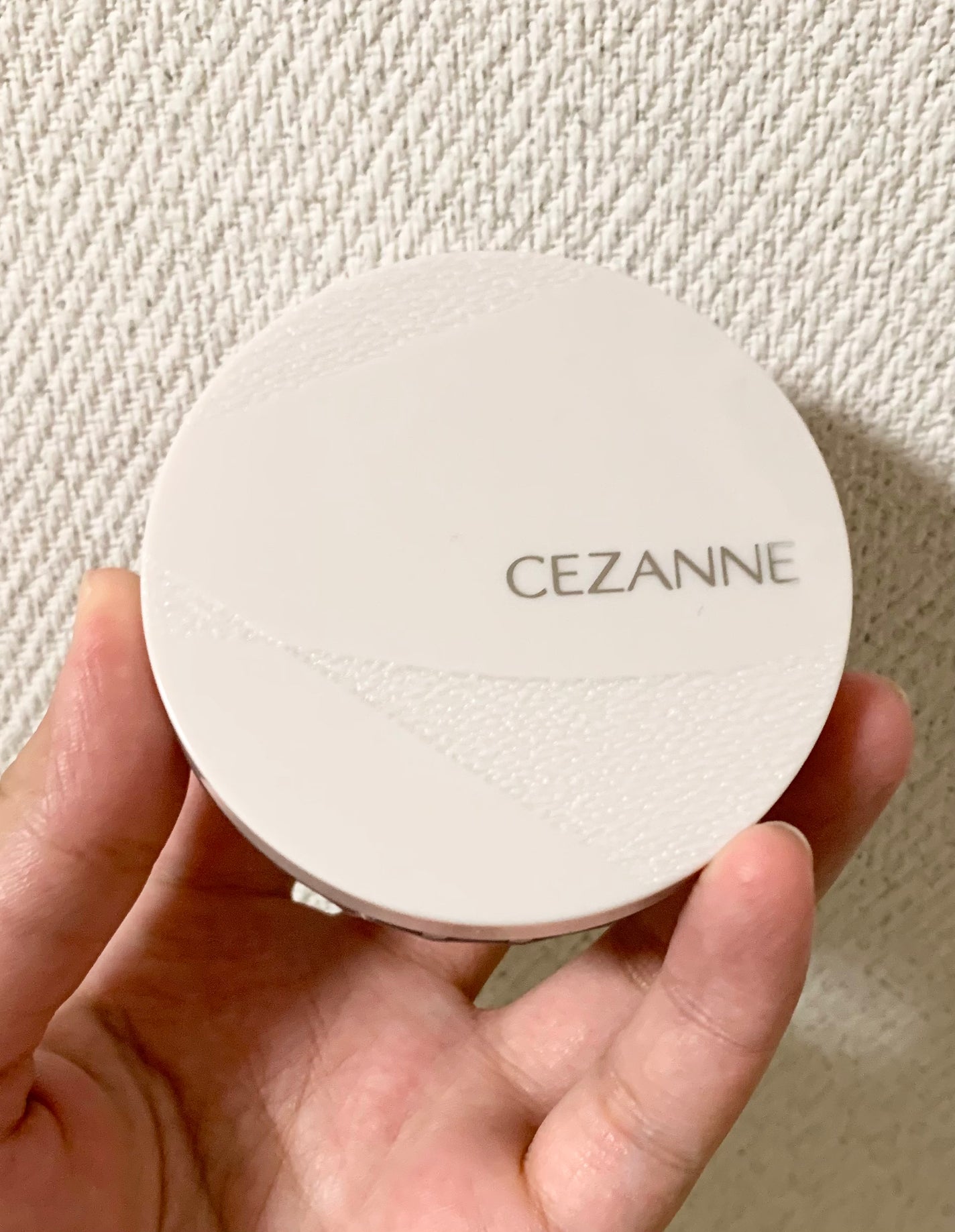 毛穴レスパウダー/CEZANNE/プレストパウダーを使ったクチコミ(2枚目)