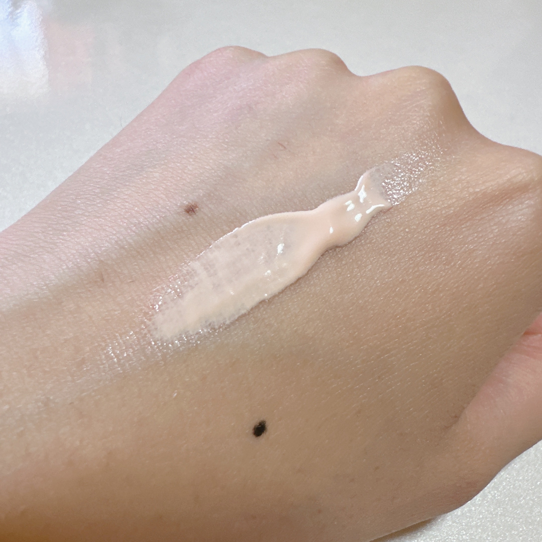 パルガントン スキンケアフィックスセラムプライマーのクチコミ「パルガントン SKIN CARE FIX SERUM PRIMER 02ピンクベージュ  #提.....」（3枚目）