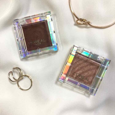 L'OREAL PARIS から新作✨
OIL EYESHADOW 👁💜

left: 12 FIGHTER MATTE
right: 21 ALMIGHTY SATIN

ラメ感強いキラキラした21番