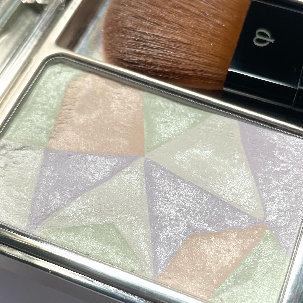 クレ・ド・ポー ボーテ レオスールデクラ/クレ・ド・ポー ボーテ/パウダーハイライトを使ったクチコミ(2枚目)