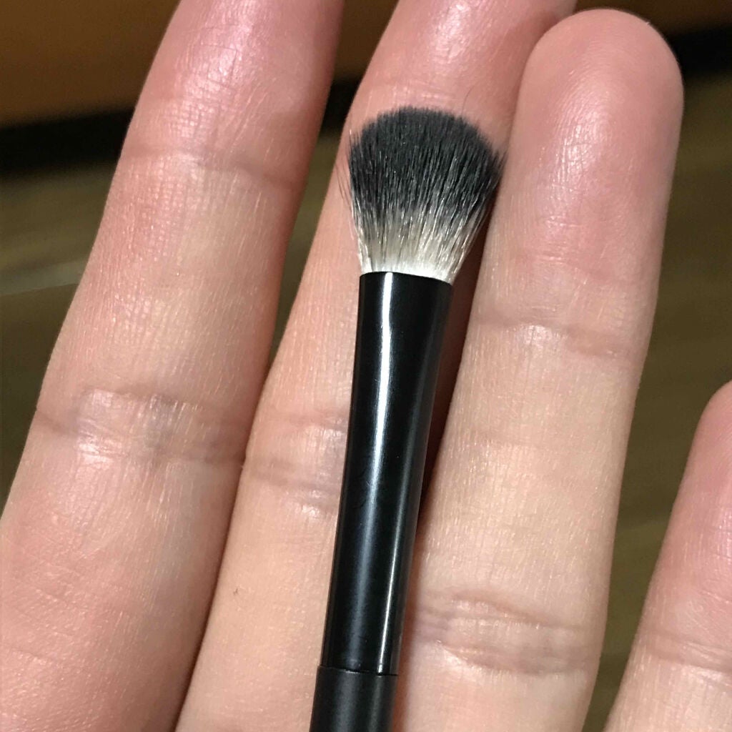 UR GLAM EYESHADOW BRUSH A/U R GLAM/メイクブラシを使ったクチコミ(4枚目)