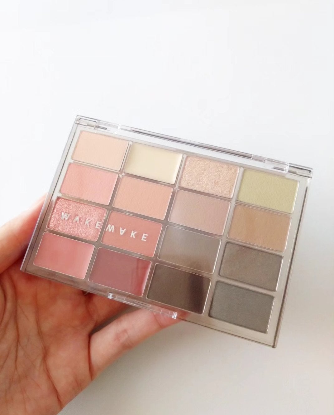 ソフトブラーリングアイパレット/wakemake/アイシャドウパレットを使ったクチコミ(2枚目)