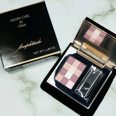 Amplitude スモーキーシークフォーチークスのクチコミ「Amplitudeの初チーク🎉💕
 
 
@cosmeのスペシャルウィークで限定復刻していて、.....」（1枚目）