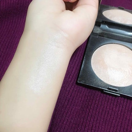 マットラディアンス ベイクドパウダー ハイライト01/ローラ メルシエ/パウダーハイライトを使ったクチコミ(2枚目)
