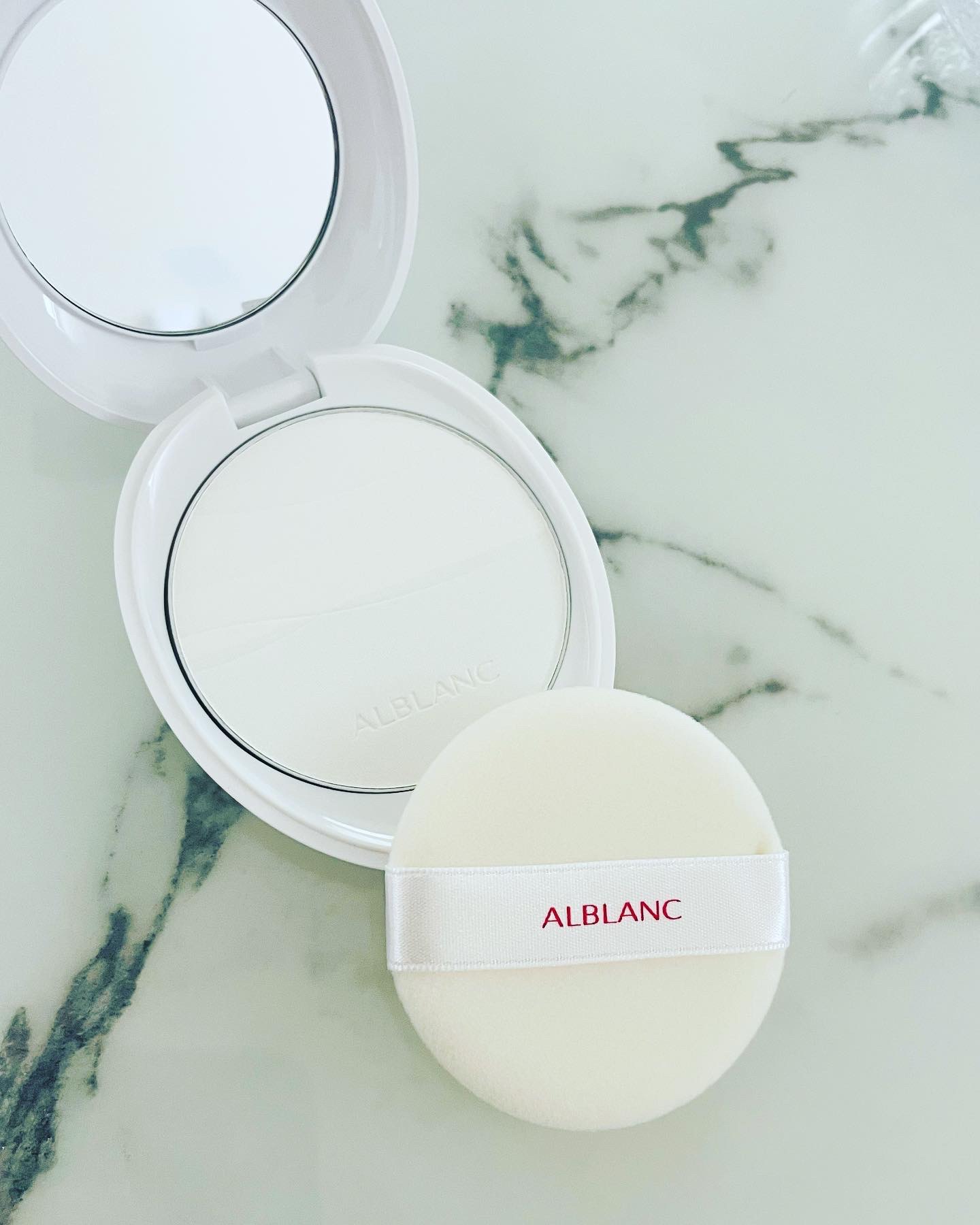 クラリティブラン フィニッシャー 本品 (レフィル)10g/ALBLANC/プレストパウダーを使ったクチコミ（2枚目）