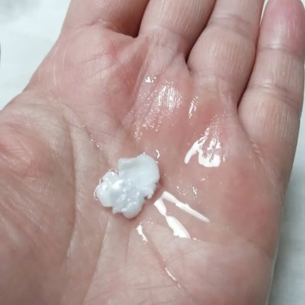 クリスタルパール/URANIA/フェイスクリームを使ったクチコミ(4枚目)