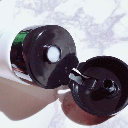 NALC 薬用クレンジングバームのクチコミ「
4/7 新発売🙌🏻❤️
これ1本でメイク、毛穴の黒ずみ・角質を
すっきりオフ✨
肌荒れ・.....」(2枚目)