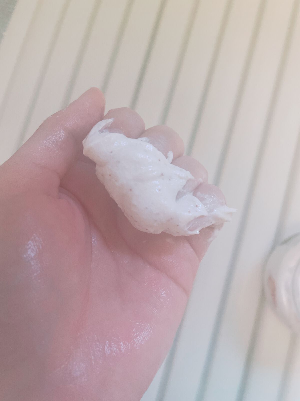 ダヴ ふわとろクリーミースクラブ ザクロ&シアバター/ダヴ/ボディスクラブを使ったクチコミ(2枚目)