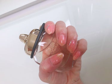 成人式の時にセルフネイルしました～💅🏻 
もう何年も前ですが…🥺
年齢を重ねるのってはやいですね😅