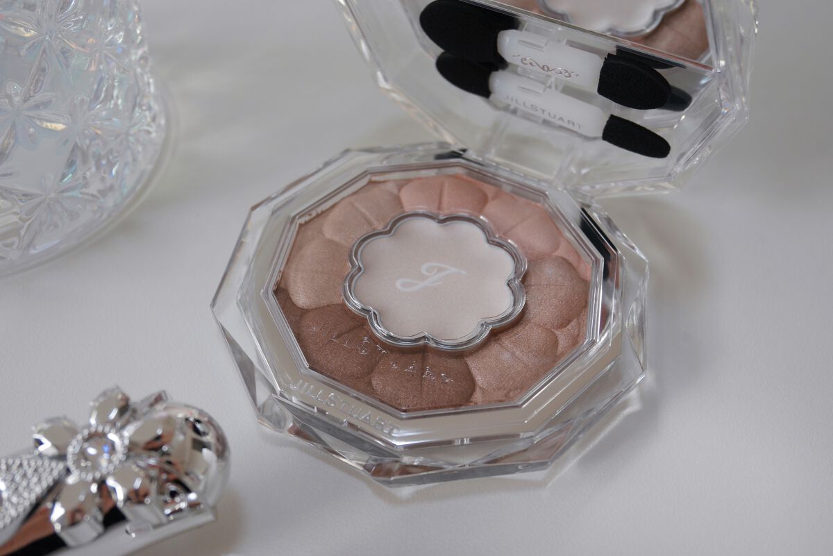 ジルスチュアート ブルームクチュール アイズ/JILL STUART/アイシャドウパレットを使ったクチコミ(3枚目)