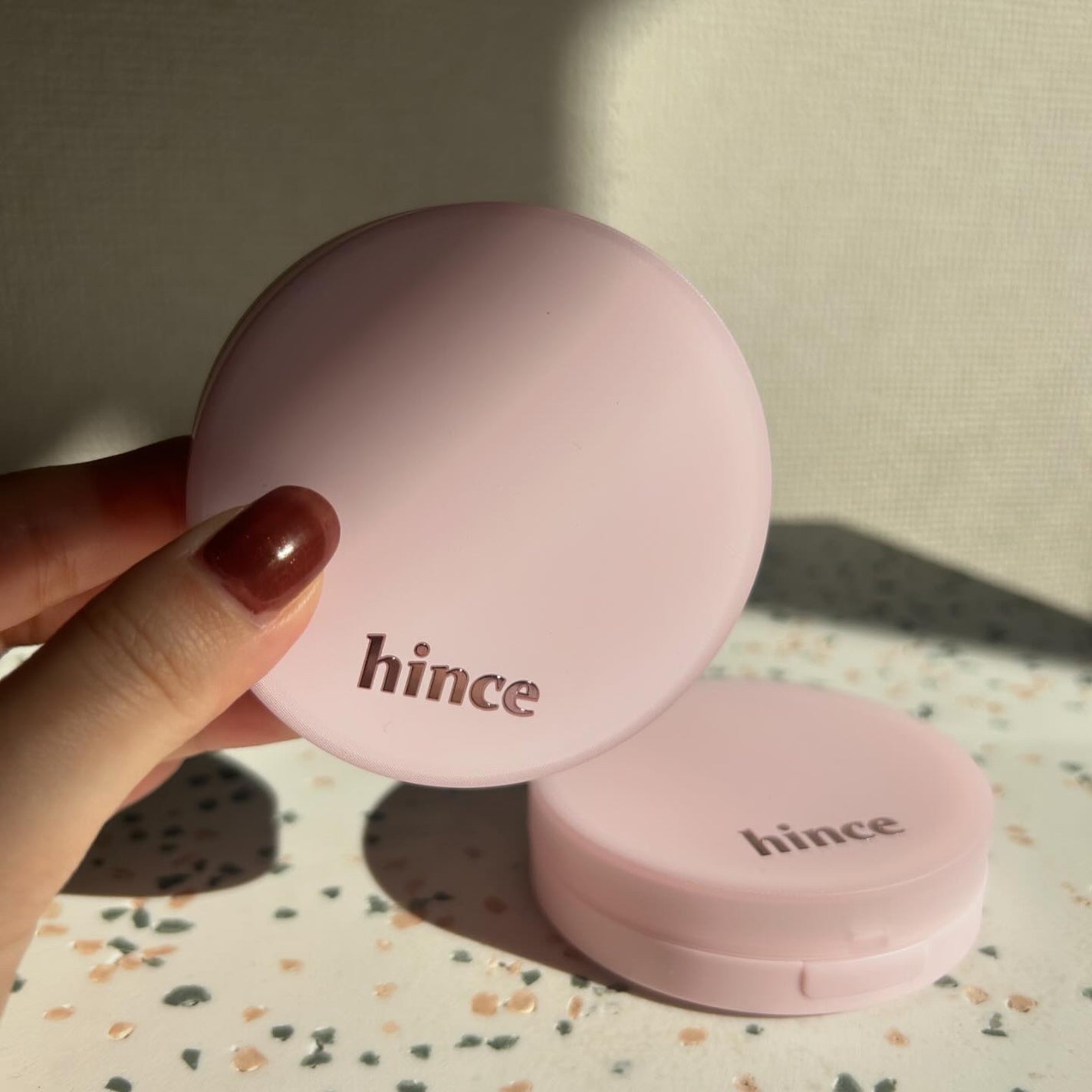 つーちゃん on LIPS 「見た目も可愛い💕持ち運びもできるパウダー🌷@hince_off..」(3枚目)