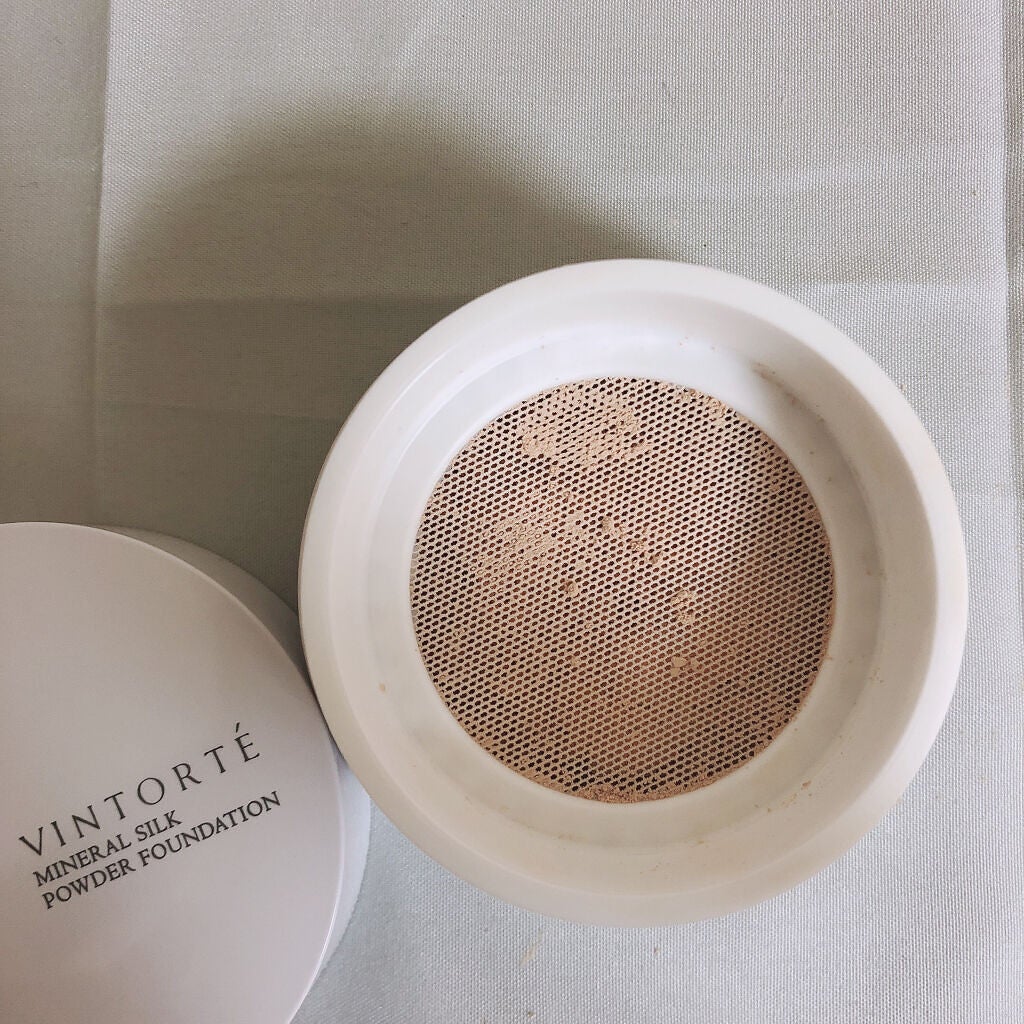 ミネラルシルクファンデーション(ケース・パフ付)/ヴァントルテ/パウダーファンデーションを使ったクチコミ(4枚目)