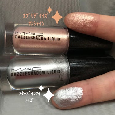 MAC🖤DAZZLESHADOW LIQUID

扱いやすいな！取れにくいな！いいな！と
思ったのでご紹介します〜

写真:上👉🏻人差し指
ゴールドっぽいアイシャドウを買ったのに、中に入っているラメがシ