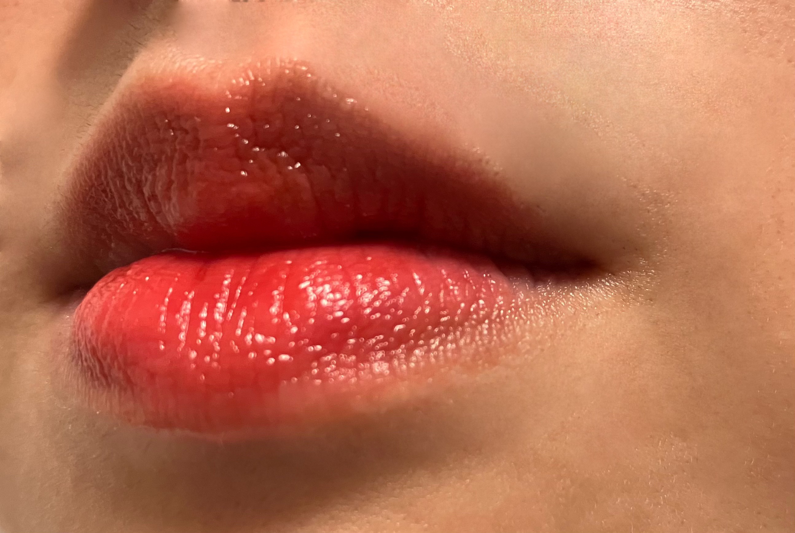 ジューシーラスティングティント/rom&nd/リップティントを使ったクチコミ（2枚目）