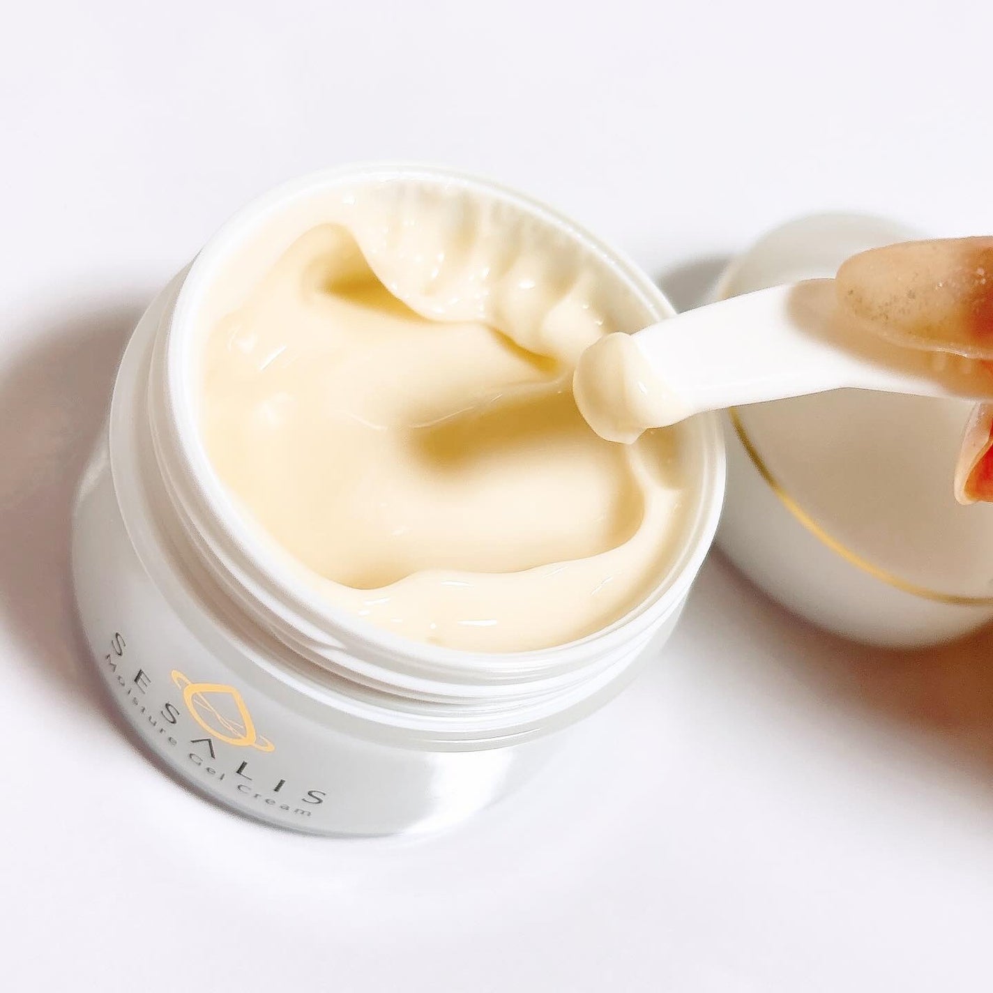 LENA on LIPS 「.▷SESALIS/モイスチャージェルクリームごまの生命力に着..」(3枚目)