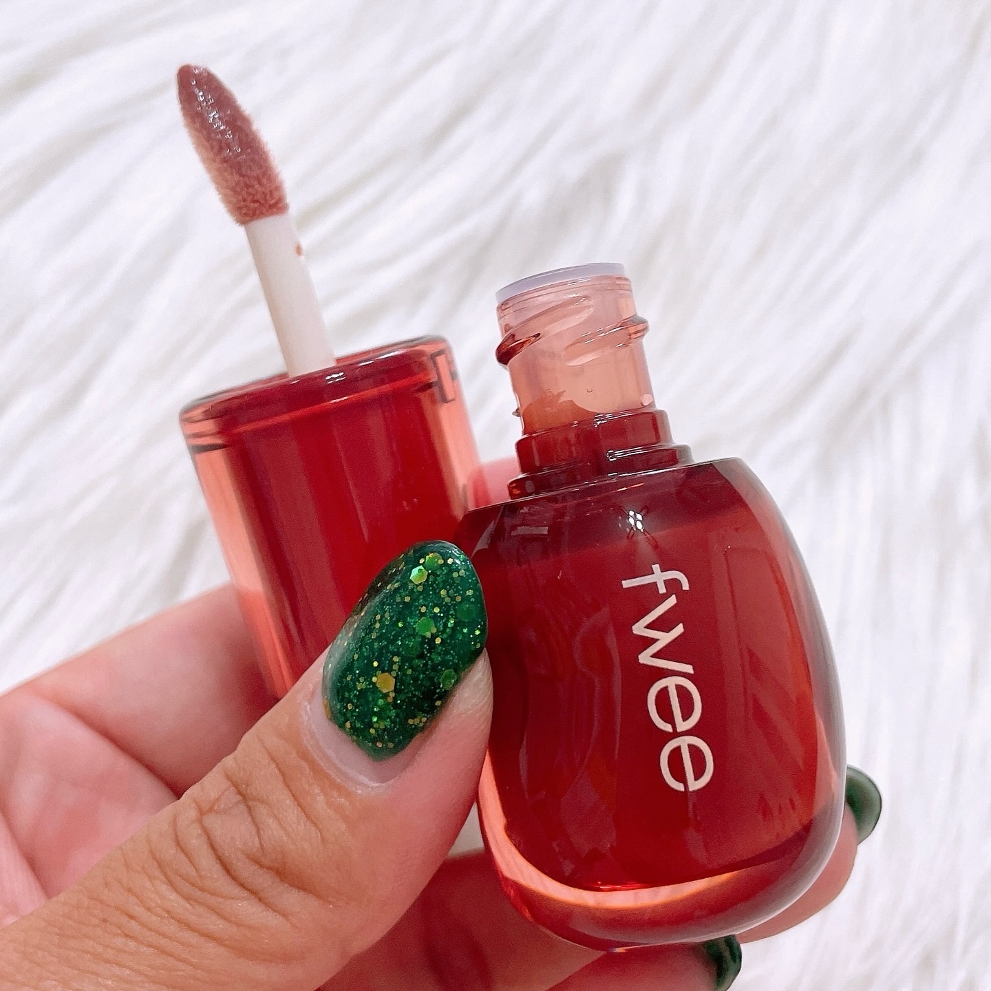 フィー 3Dボリューミンググロス/fwee/リップグロスを使ったクチコミ（2枚目）