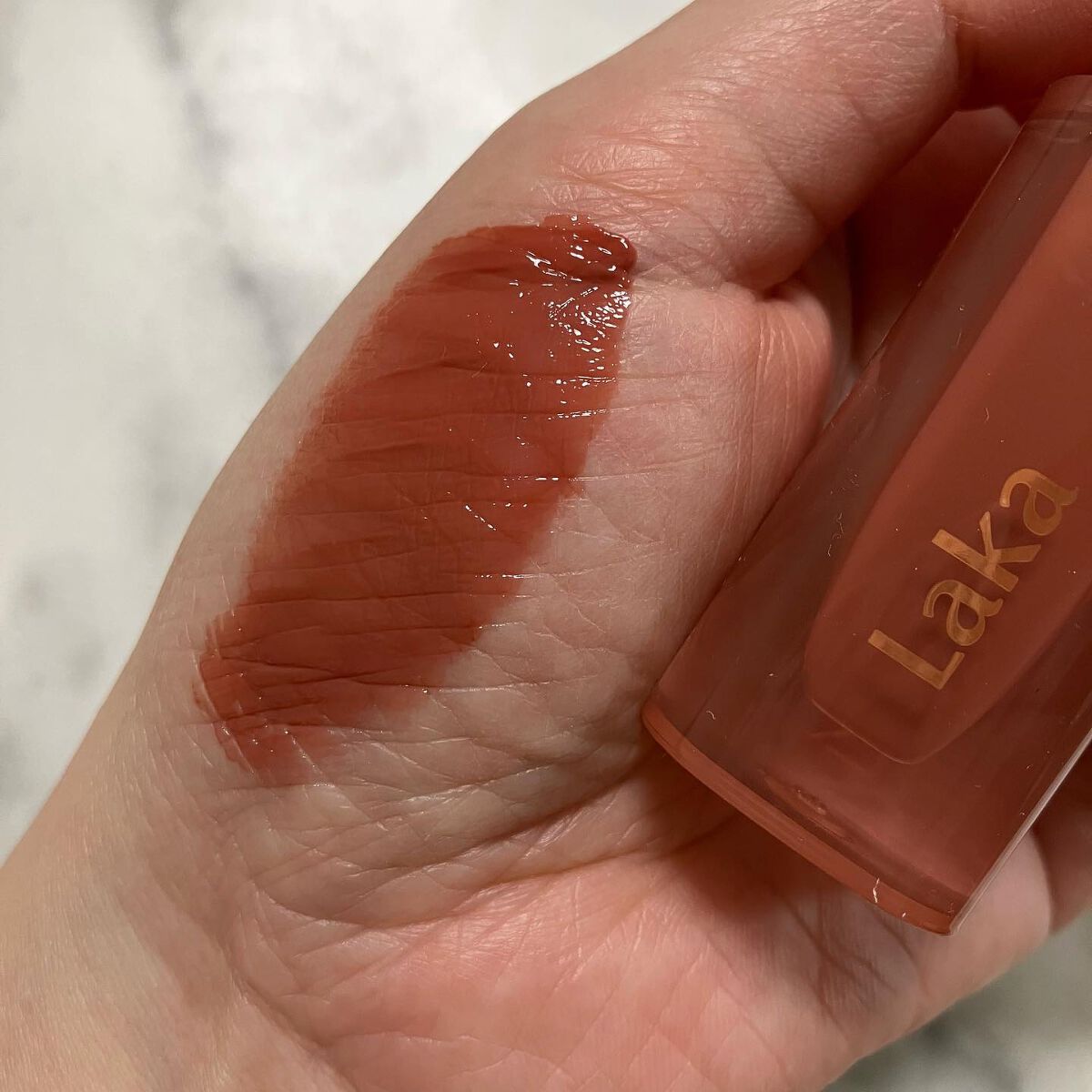 ジェリーイングヌードグロス 301 フィグリング/Laka/リップグロスを使ったクチコミ（3枚目）