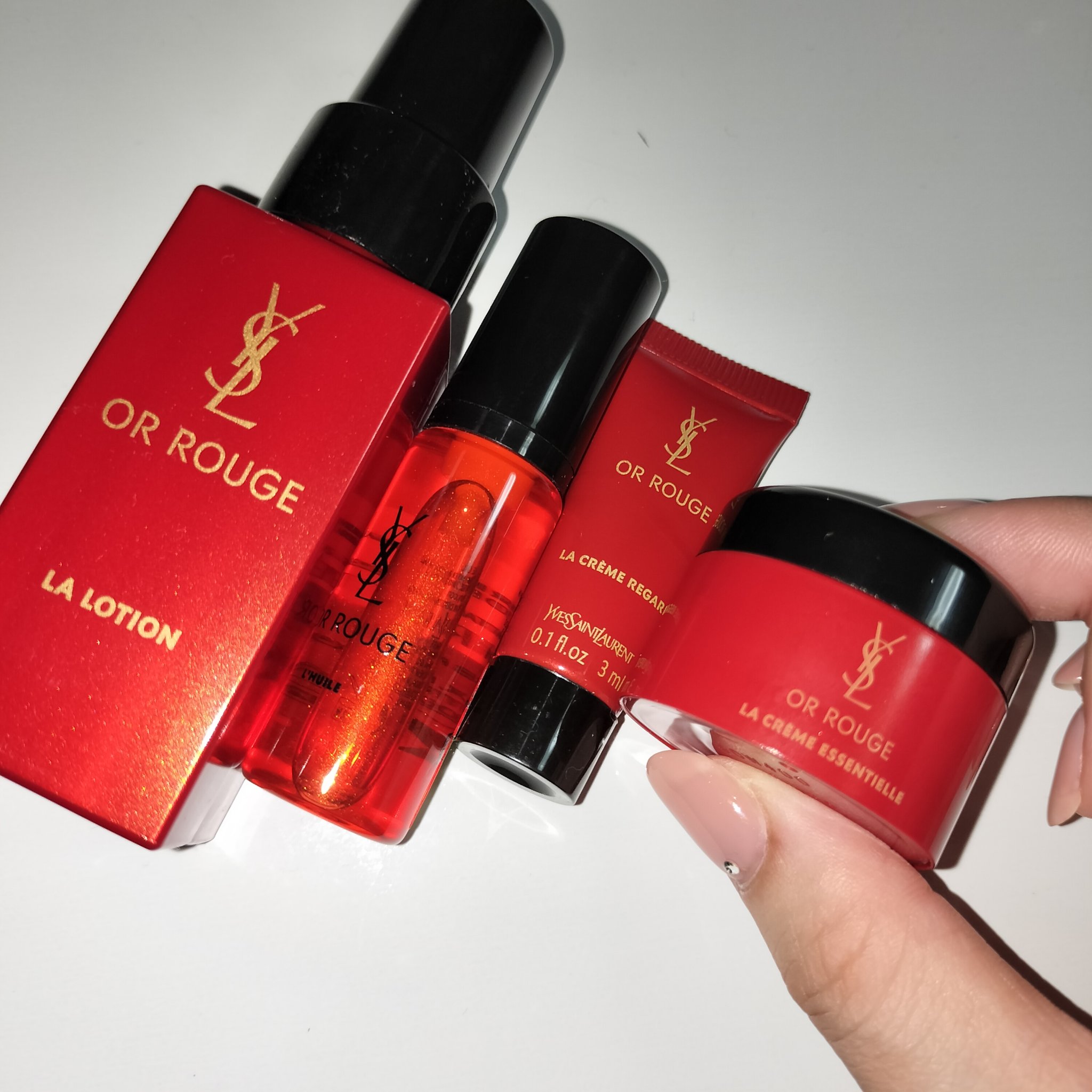 【値下げ中！未使用品】イヴ サン ローラン オールージュ ディスカバリー コフレ 試してみた】オールージュ ディスカバリー キット YVES SAINT LAURENT