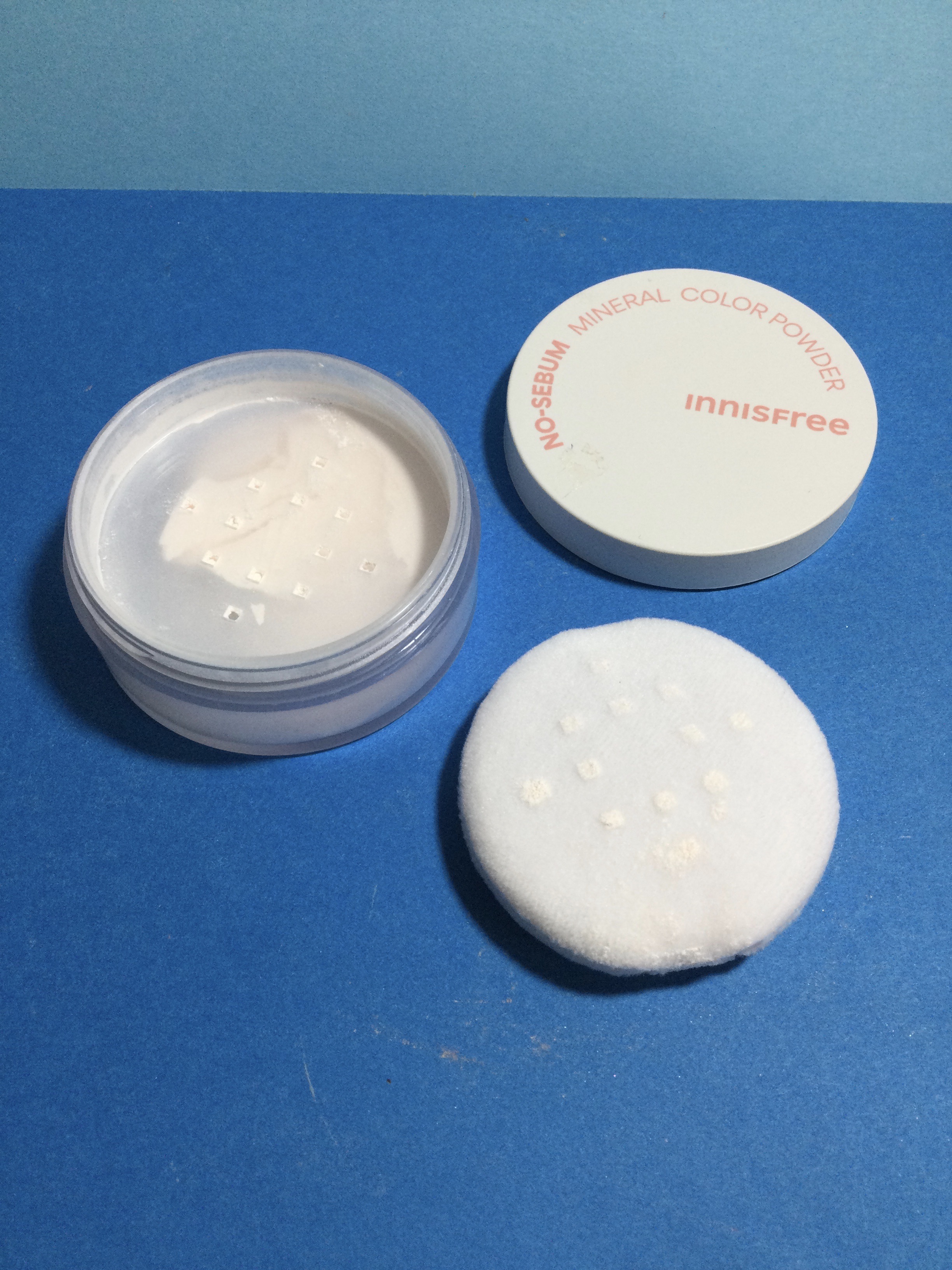 ノーセバム　ミネラルカラーパウダー　/innisfree/ルースパウダーを使ったクチコミ（2枚目）