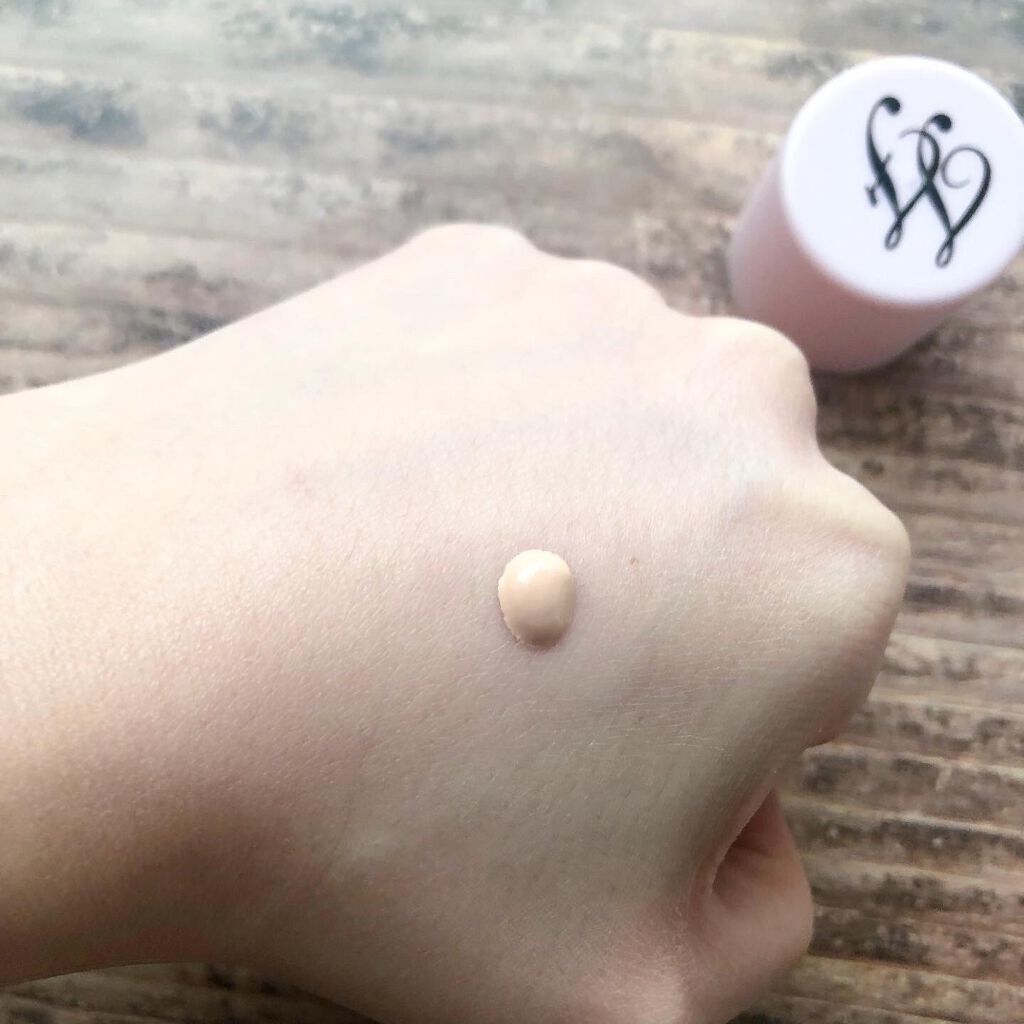 ボーン ディス ウェイ グロウ モイスチュアライジング メイクアップ プライマー/Too Faced/化粧下地を使ったクチコミ（2枚目）