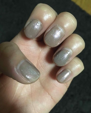 持っているマニキュア💅で
ネイルしてみました！
先日買ったpaのA141を塗った上に
ダイソーのマイメロネイル
シャイニーベビーピーチを
塗り重ねました😊
落ち着いた茶色がパールによって
少し華やかにな