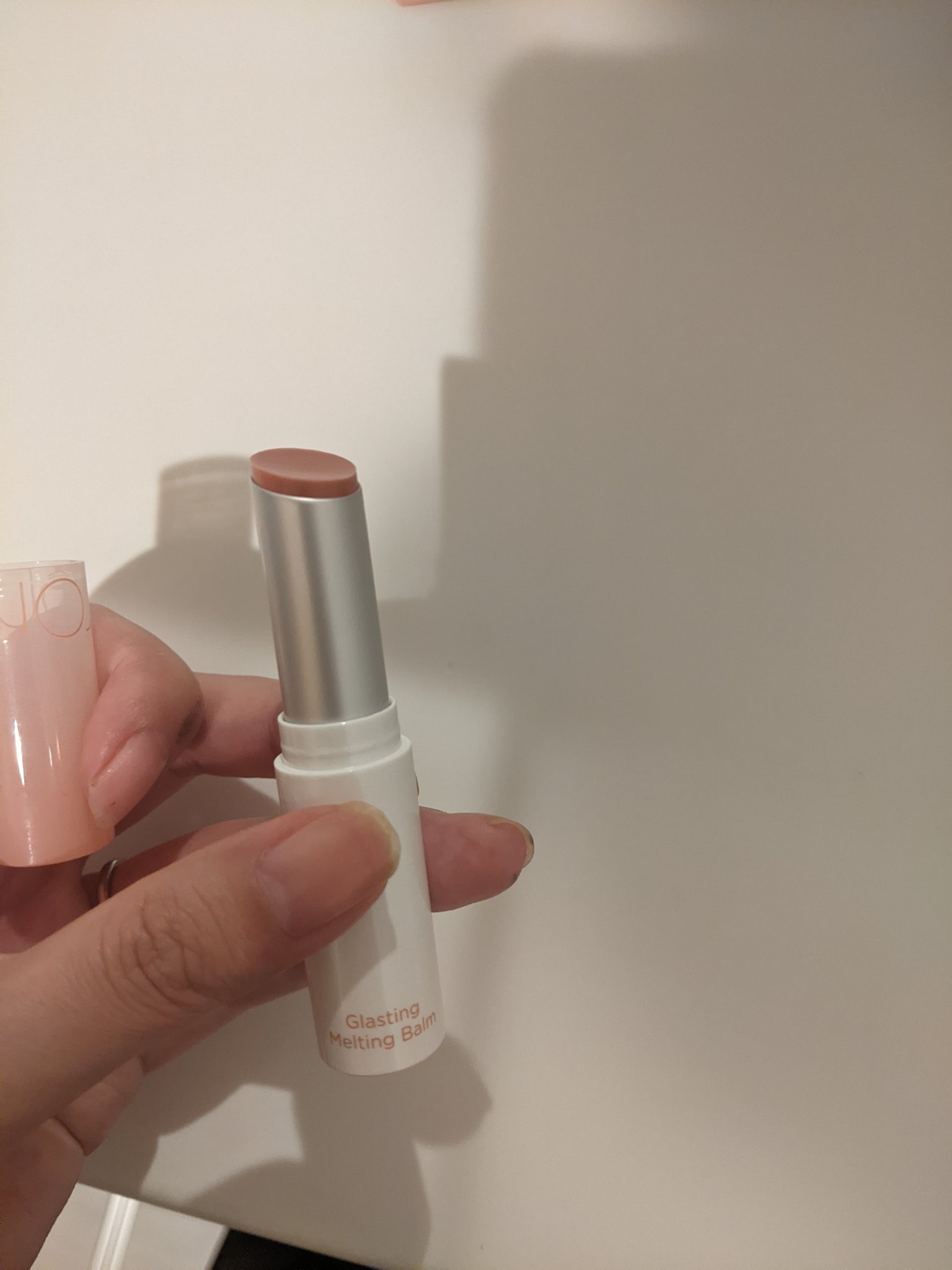 グラスティングメルティングバーム 01 ココヌード(Coco Nude)/rom&nd/リップバームを使ったクチコミ（2枚目）